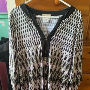 3X, black and pink women’s blouse. Spandex and polyester blend, zip front